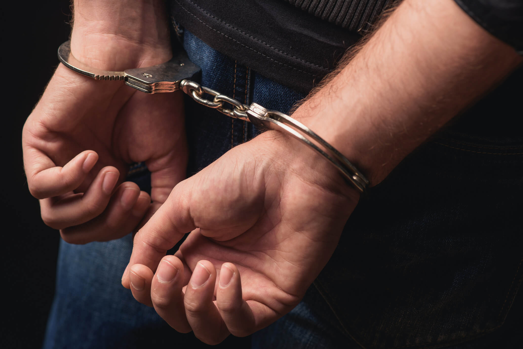 Sulmoi seksualisht një të mitur 13 vjeçare, arrestohet i dyshuari 30 vjeçar