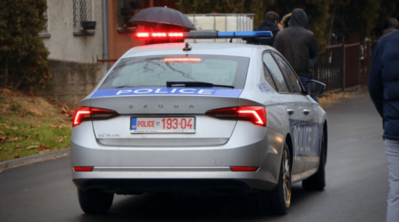 “Gjallë nuk të la”- Burri nga Gjilani përgjak bashkëshorten në vendin e saj të punës, arrestohet nga Policia