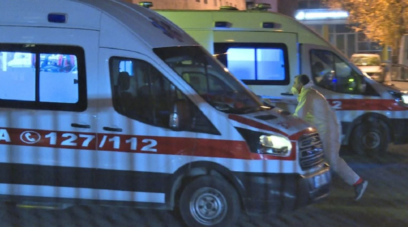 10-vjeçari shqiptar goditet nga kali, dërgohet në spital në gjendje të rëndë