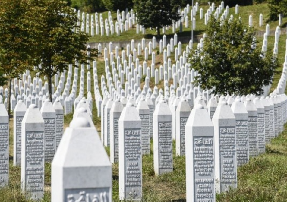 ​Kurti: Serbia paturpësisht mohon ekzistencën e gjenocidit në Srebrenicë