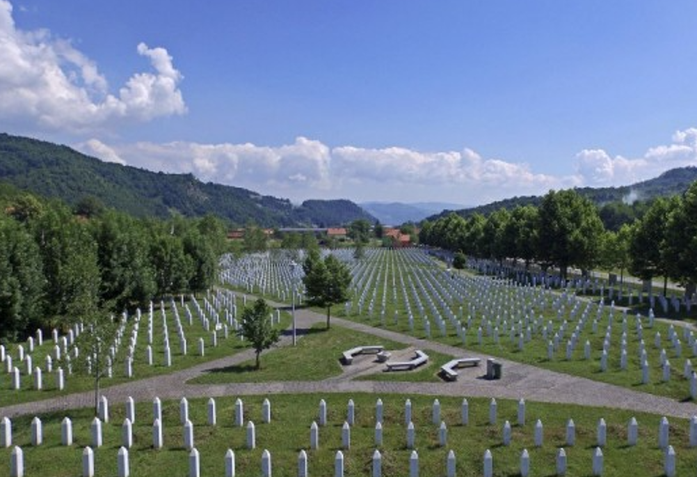​27 vjet nga masakra e Srebrenicës