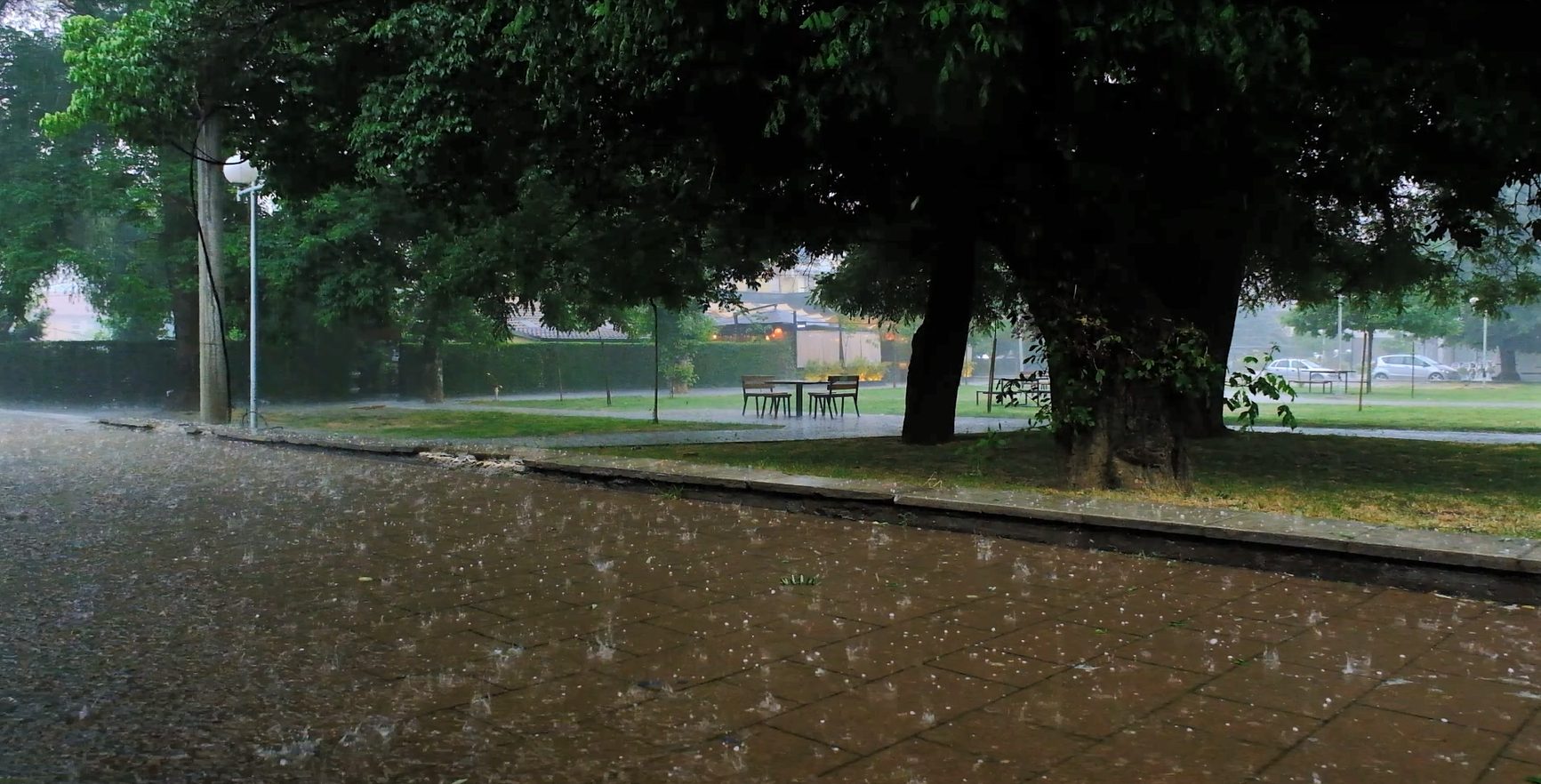 Diell e reshje shiu gjatë ditëve në vijim në Gjakovë