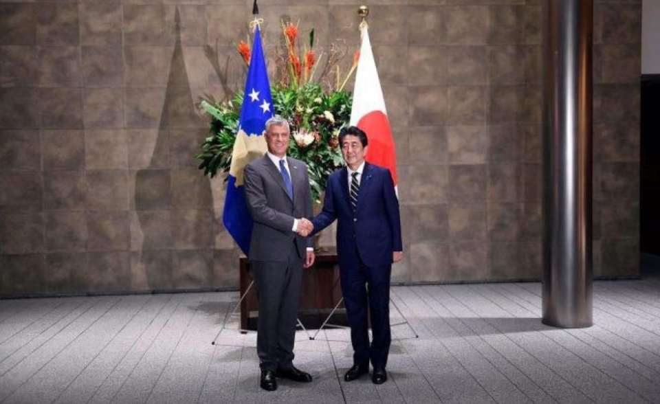 Miqësia interesante e të vrarit Shinzo Abe me Hashim Thaçin: E priti në orët më të rënda