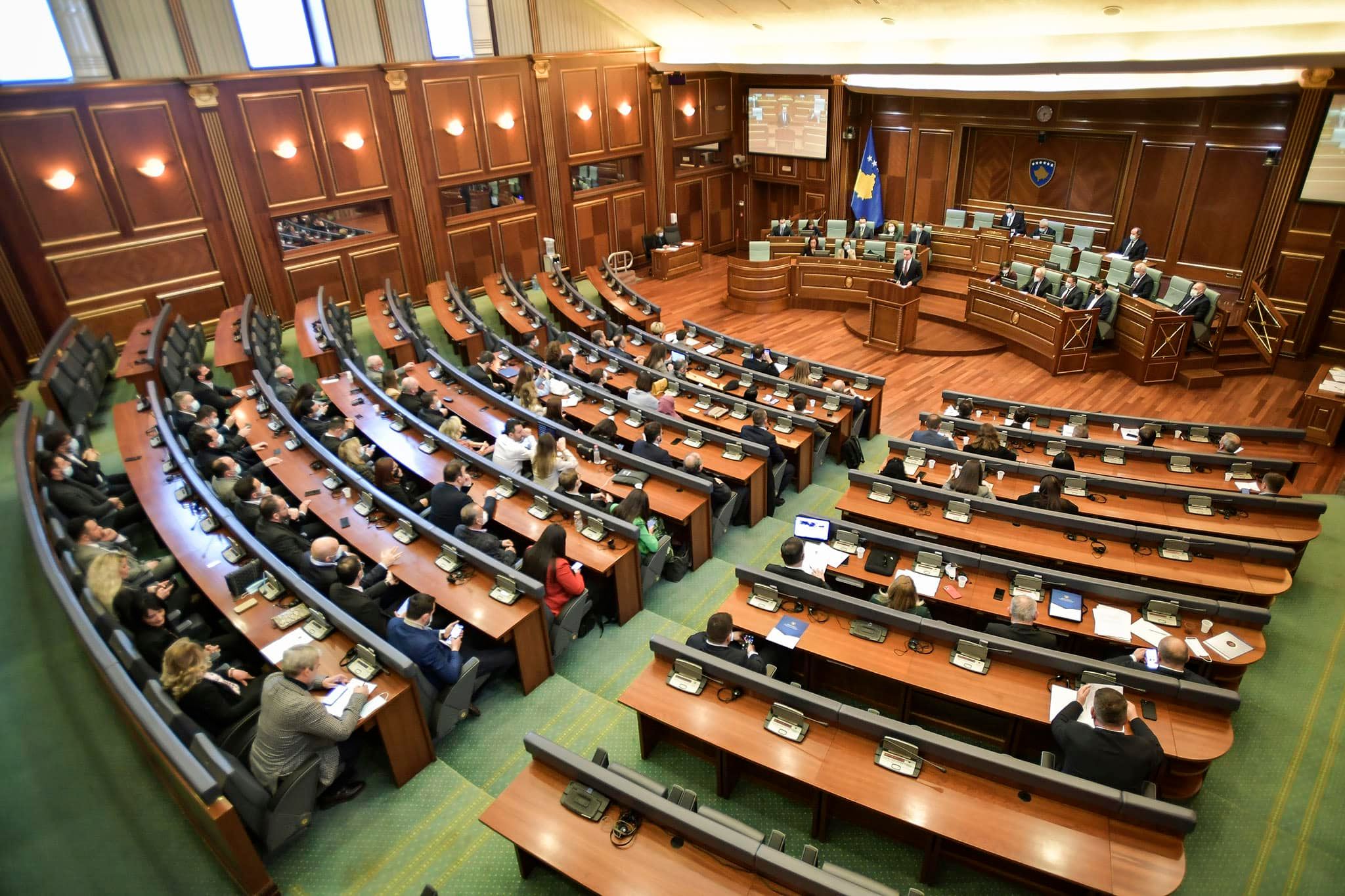 Përplasje në Kuvend: Ligji për çmimin e barnave shkakton debat mes pozitës e opozitës