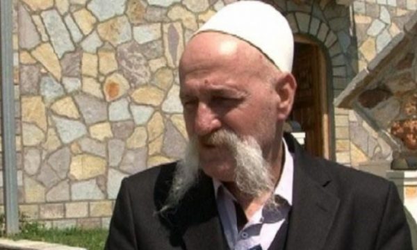 Komuna e Tetovës e shpall “Qytetar Nderi” Rifat Jasharin