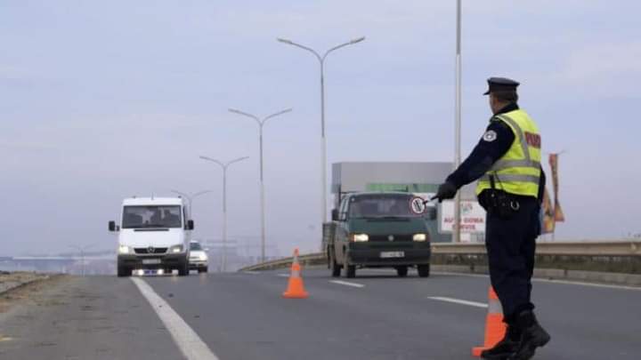 Policia e ashpër me dënime, afër 2 mijë tiketa trafiku për 24 orë