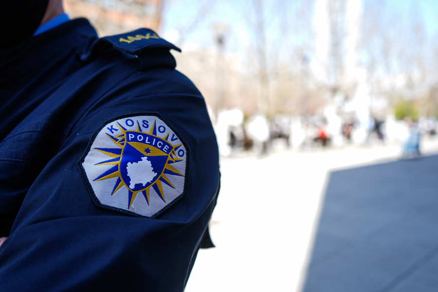 Në dy operacione policore të ndara në Gjakovë dhe Pejë, arrestohen pesë të dyshuar