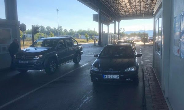 Mbi 1500 dokumente të hyrje-daljes janë lëshuar deri tani në pikat kufitare në hyrje të Kosovës