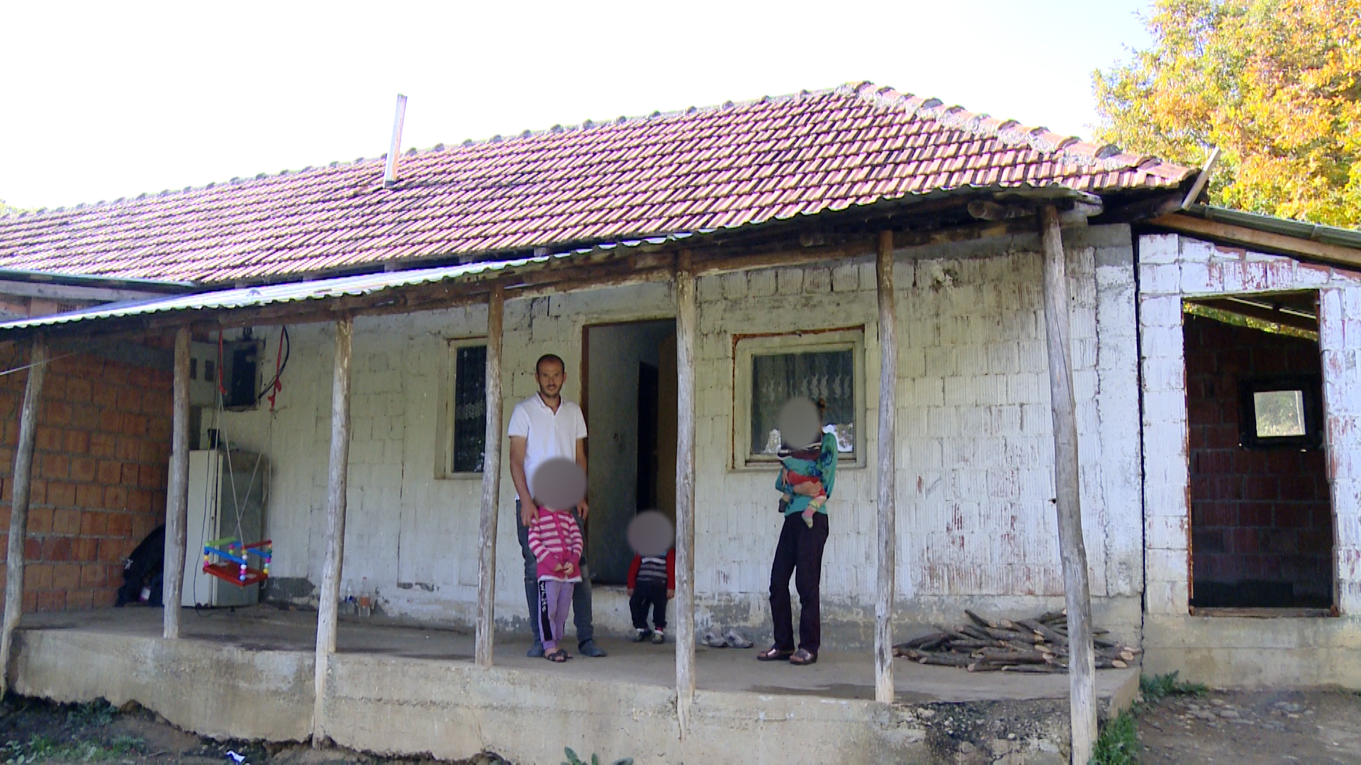Familja Morina nga fshati Shqiponjë kërkon ndihmën e vullnetmirëve