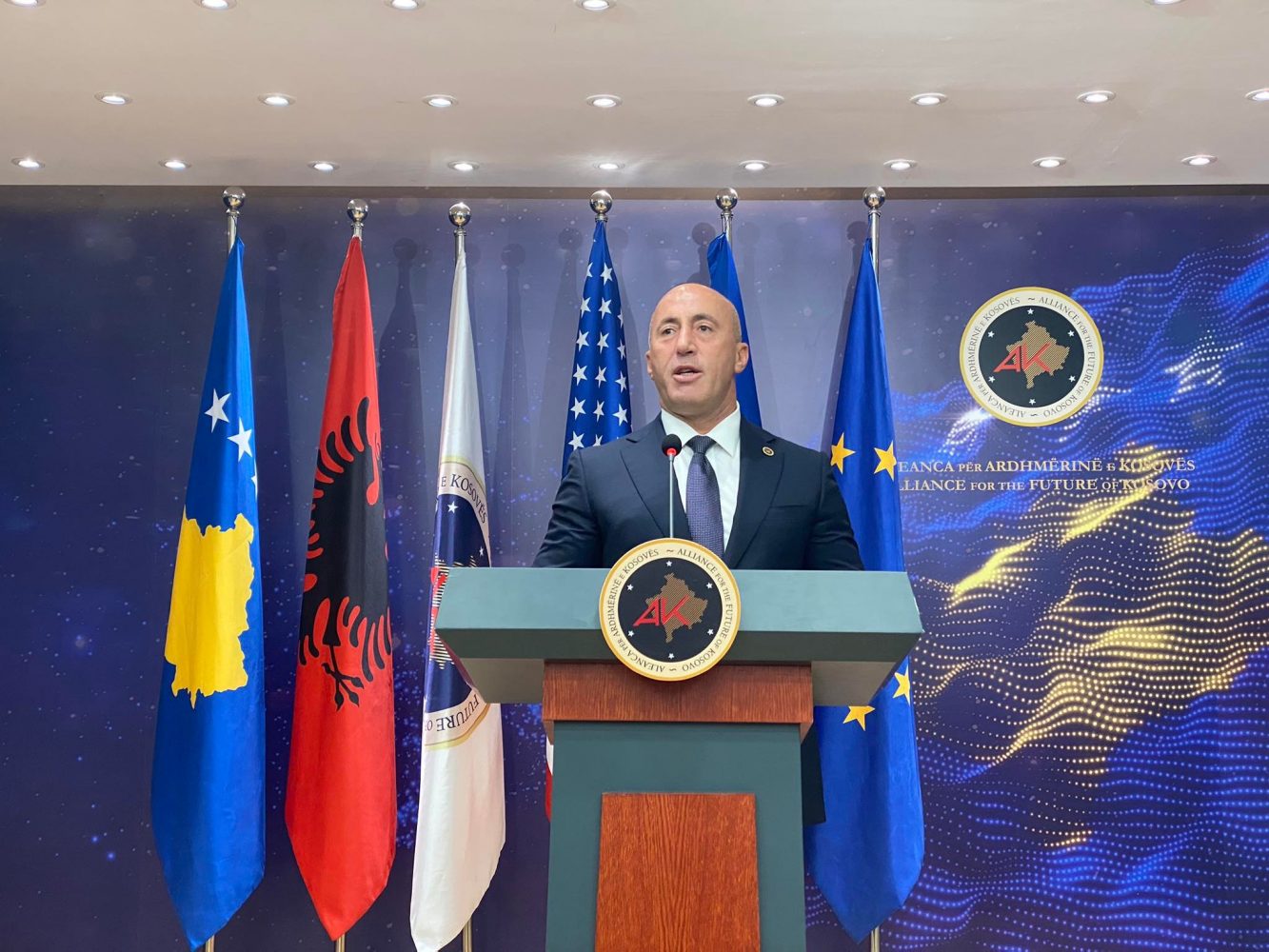 Rezoluta katër pikëshe e AAK-së/Haradinaj thirrje Kurtit: Tërhiqe vendimin për targat deri në marrëveshjen finale!