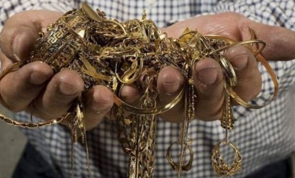 Vjedhje e rëndë në një shtëpi në Rahovec: Hajnat ‘avullojnë’ 10 mijë euro ‘kesh’ dhe ari në vlerë të 6 mijë €