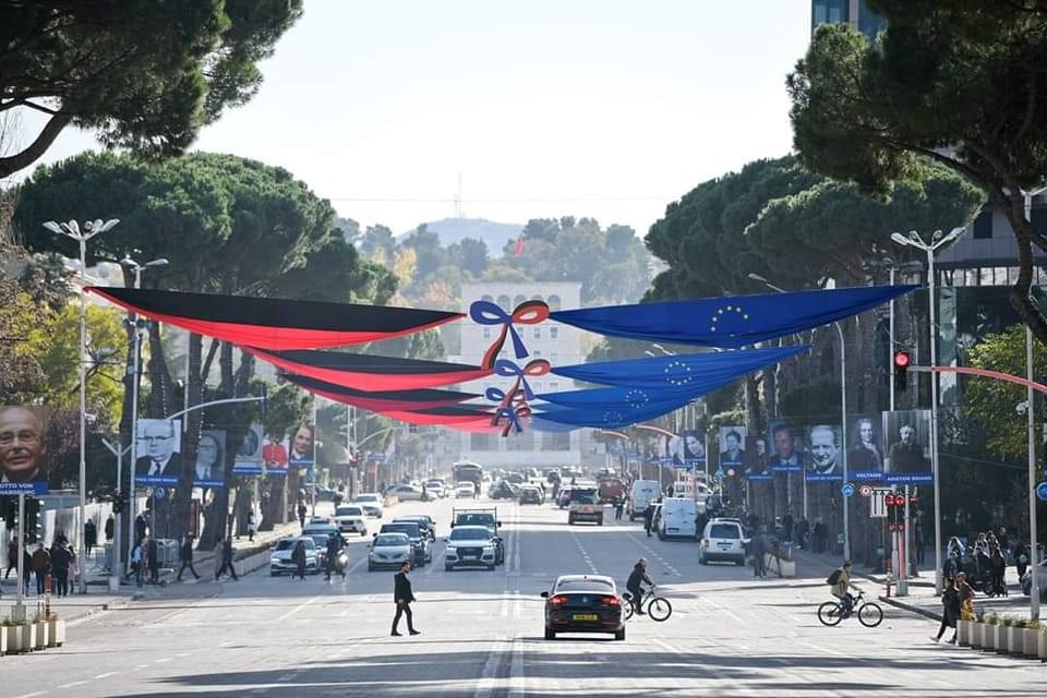 Samiti i BE-së: Liderët e Evropës zbarkojnë në Tiranë, Sali Berisha në krye të protestës