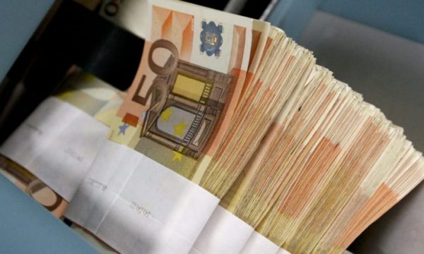 Mërgimtarët i shpenzuan mbi 1.48 miliardë euro në Kosovë gjatë vitit 2022