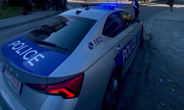 Ngasësi i dehur në Rahovec gjobitet dhe mbetet pa patentë shofer, kërcënon Policinë