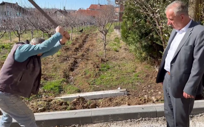 Muharremaj publikon video ku qytetari “prashitë” rrugën: Cilësia e dobët e punimeve nuk kalon