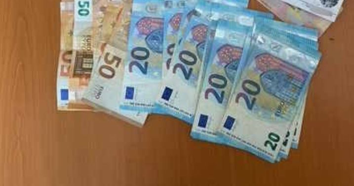Kosovari gjen 470 euro në një portofol të huaj, e dorëzon në polici