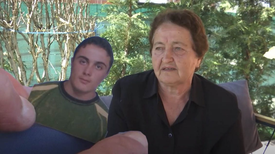 Ankthi i pritjes për eshtrat e djalit, 16-vjeçari nga Rahoveci u zhduk bashkë me babain