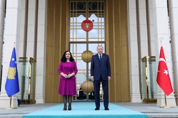 Osmani ftohet nga Erdogani, merr pjesë në ceremoninë e inaugurimit