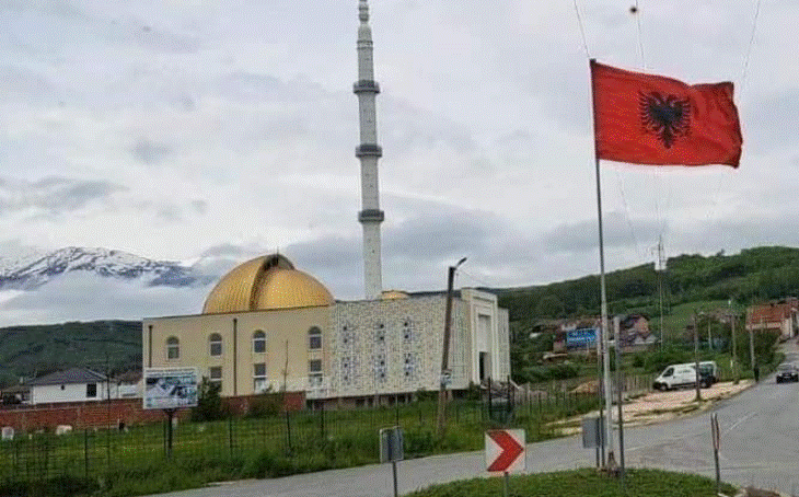 Dera e xhamisë në Ferizaj punohet nga vëllai i Ipeshkvit të Kosovës