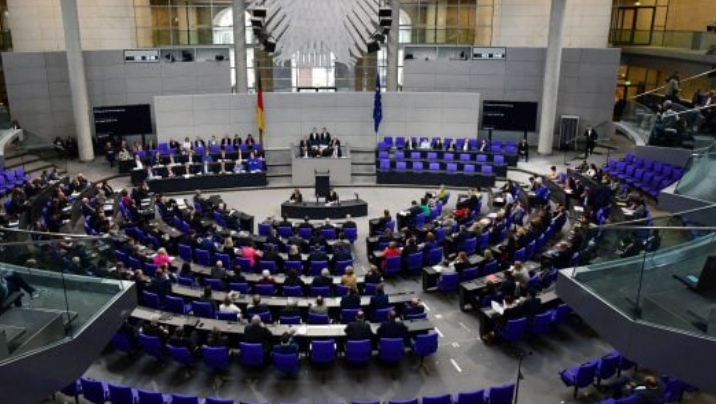 Deputeti gjerman: Serbia duhet t’i lirojë tre policët kosovarë, vetëm atëherë mund të kemi një fazë dialogu