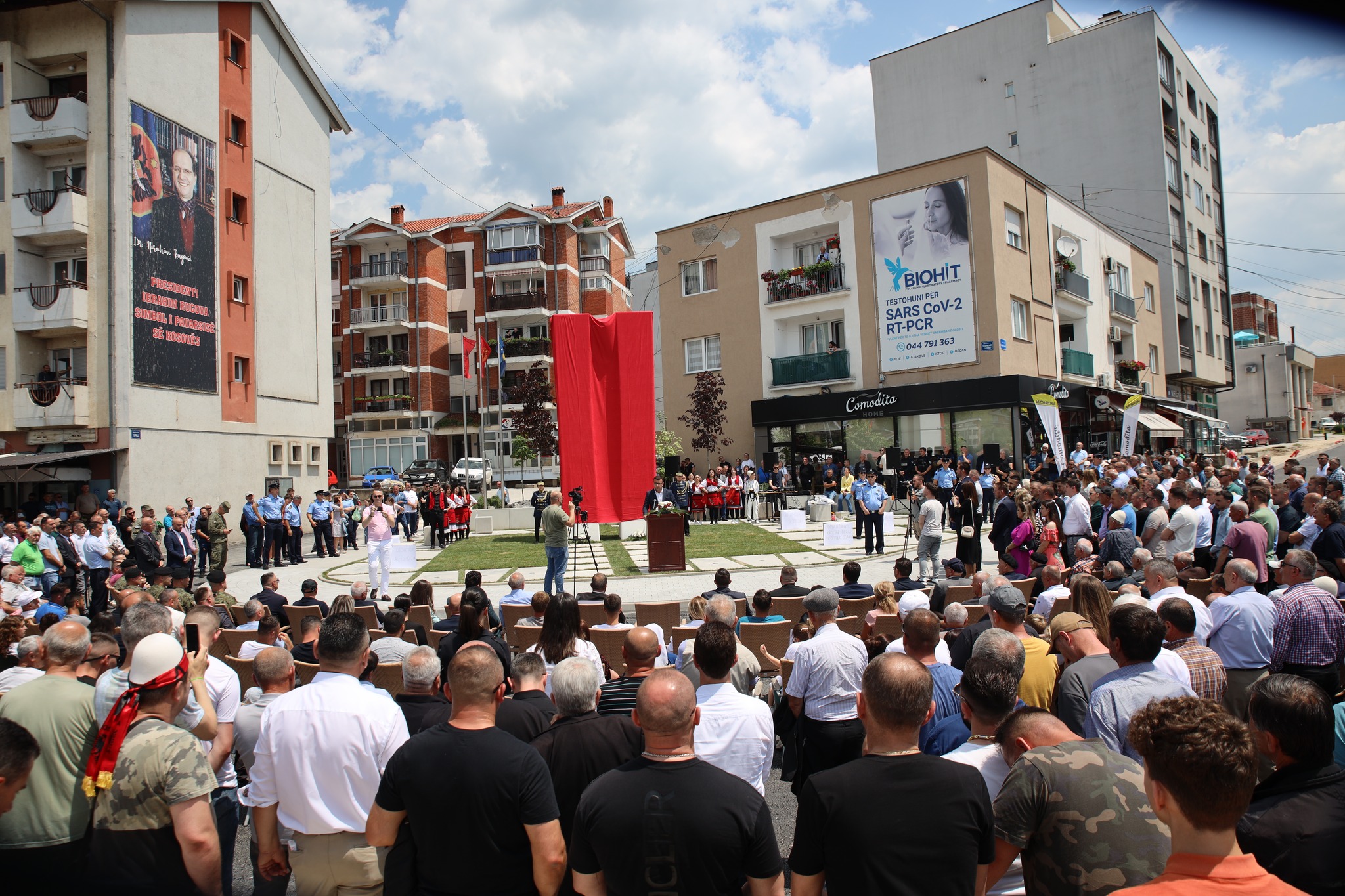 Dita e Çlirimit në Istog, Ferati: UÇK-ja na solli lirinë, kujtojmë me krenari presidentin Rugova dhe familjen Jashari