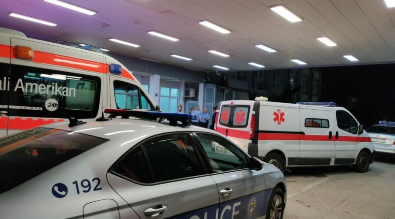 Një punëtor në Rahovec bie nga skelet, dërgohet me urgjencë në spital