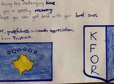 Hana 11-vjeçare iu çon letër ushtarëve të KFOR-it: Jeni heronjtë e vërtetë