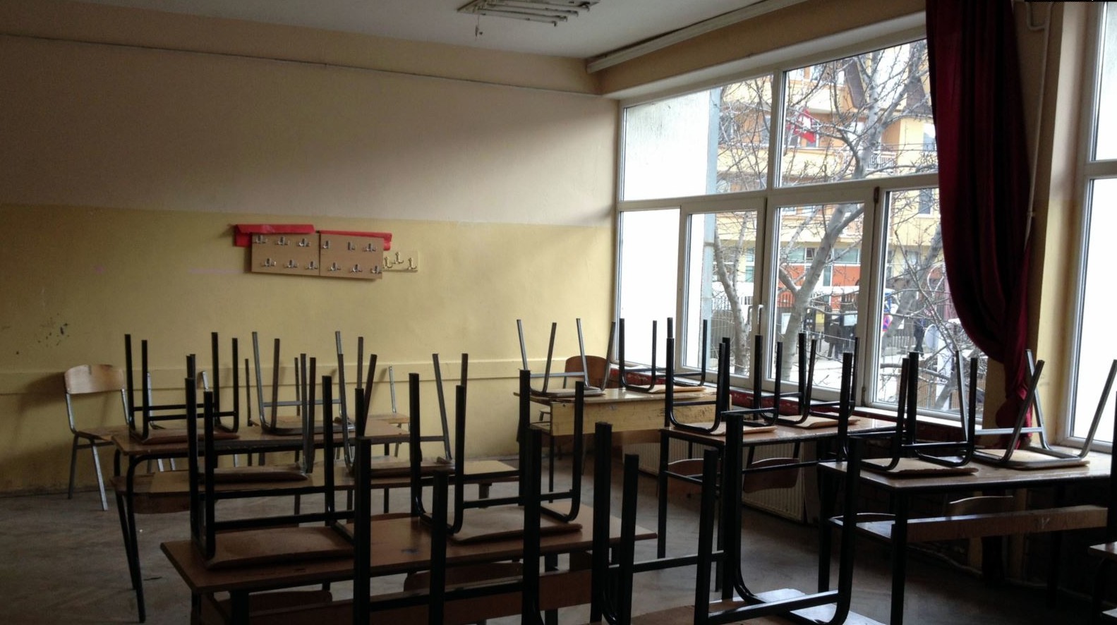 Mbeti me vetëm tre nxënës, mbyllet një shkollë fillore në Kaçanik