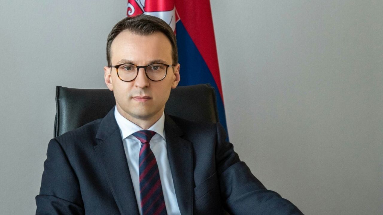Petkoviq i kundërpërgjigjet me propagandë Hovenierit: E dimë ku janë kufijtë e Kosovës