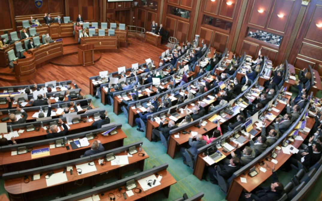 Deputetët nuk votojnë pro rishikimit të buxhetit dhe rritjes së pagave në sektorin publik