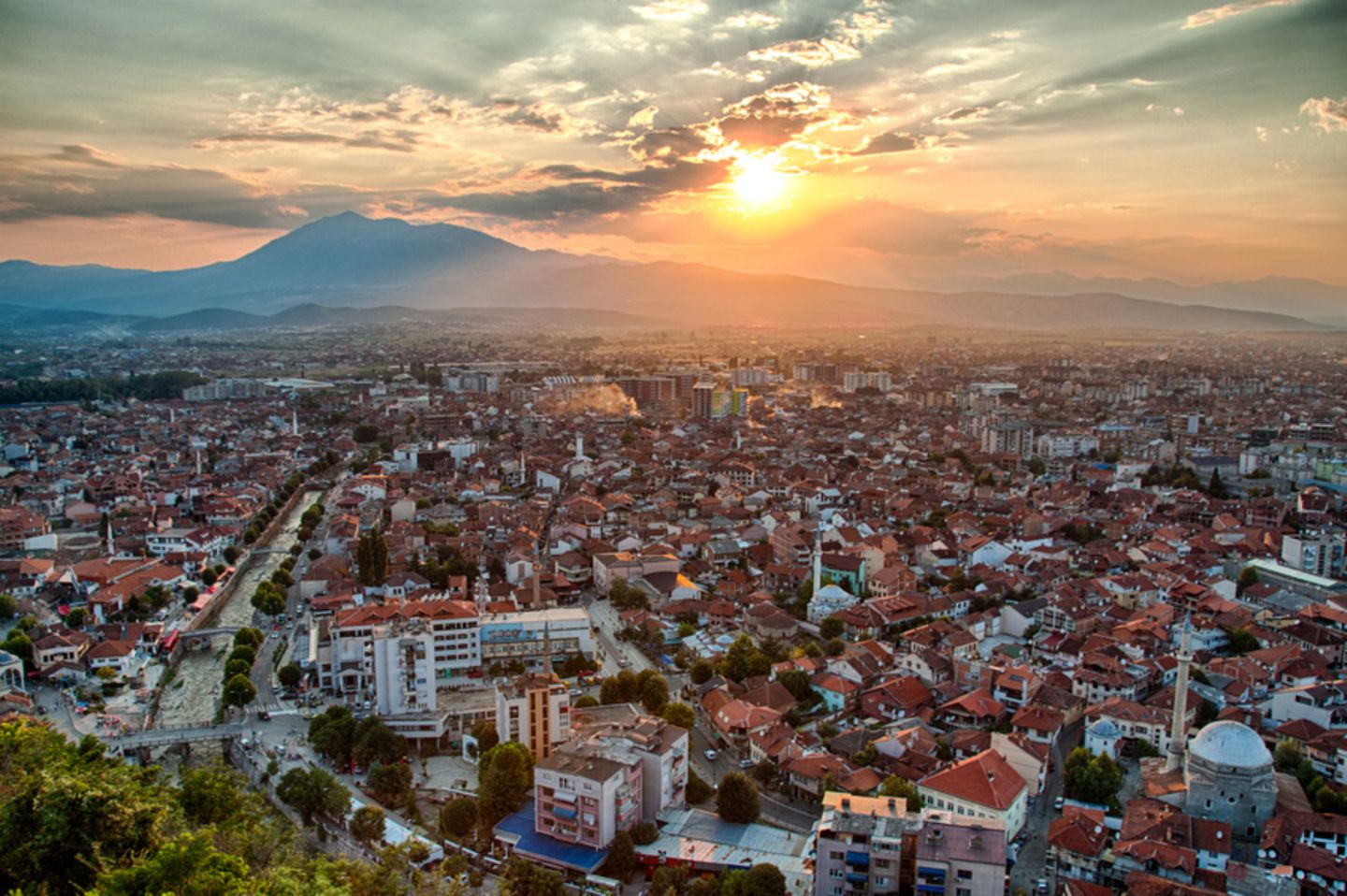 Familja në Prizren në hall nga vajza narkomane, 30-vjeçarja sulmon fizikisht babanë