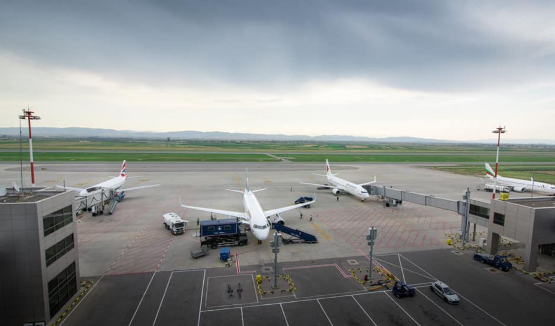 Rekord i ri: Mbi 400 mijë persona udhëtuan përmes Aeroportit të Prishtinës gjatë muajit korrik