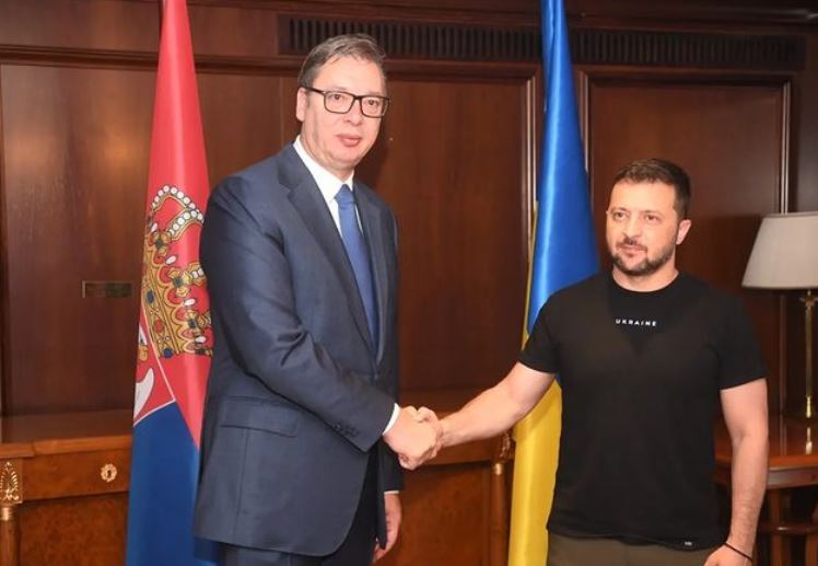 Vuçiq takohet me Zelenskyn, folën për ngjarjet në Kosovë e Ukrainë