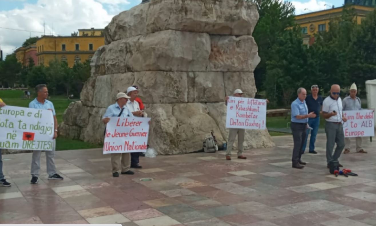 Protestë në Tiranë për lirimin e ish-luftëtarit të UÇK-së, Dritan Goxhaj