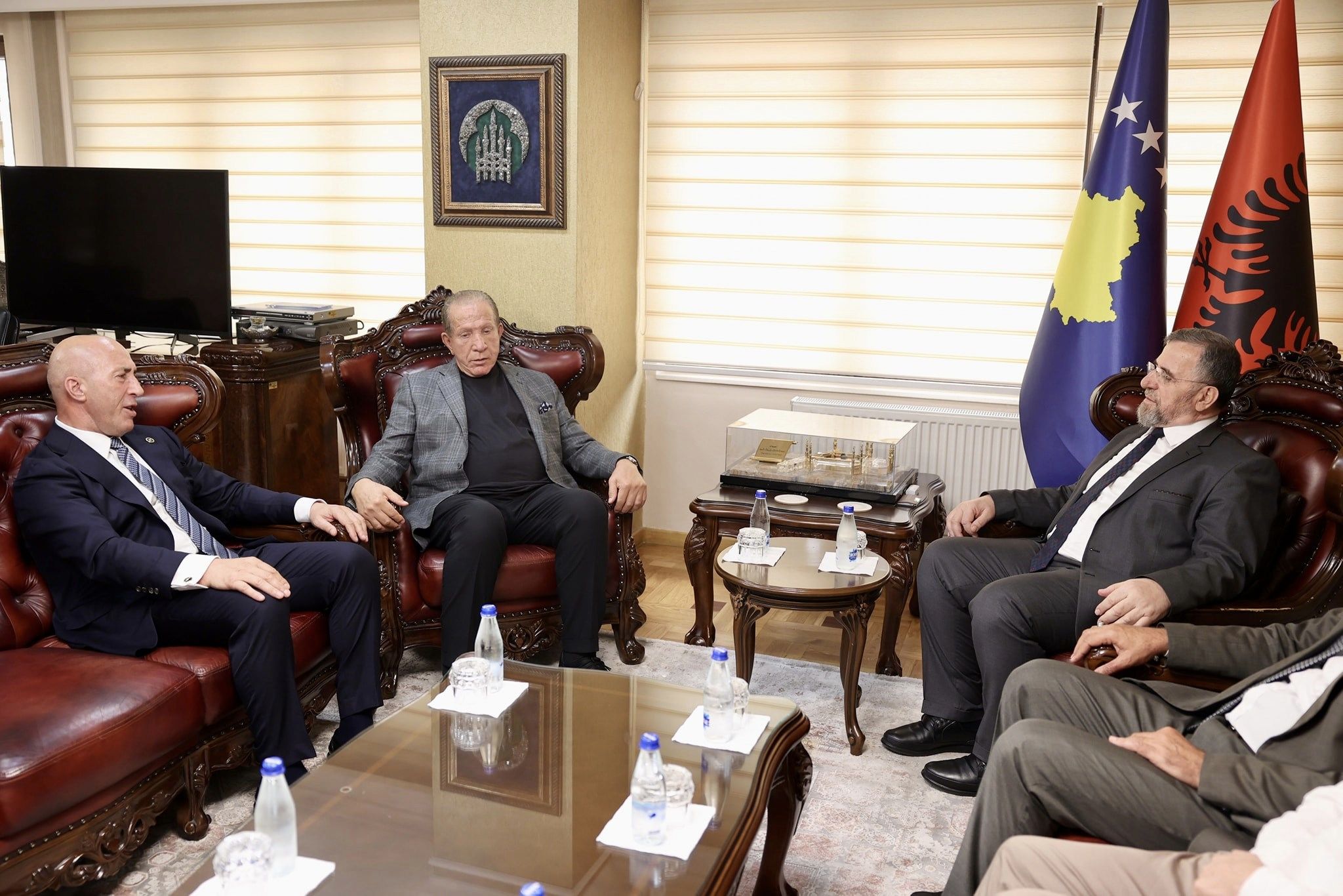 Haradinaj dhe Pacolli e vizitojnë Myftiun Tërnava