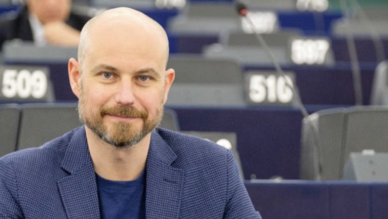 Raportuesi për Serbinë në PE, sllovaku Bilcik: Kosova ta zhbllokojë procesin, ta themelojë Asociacionin