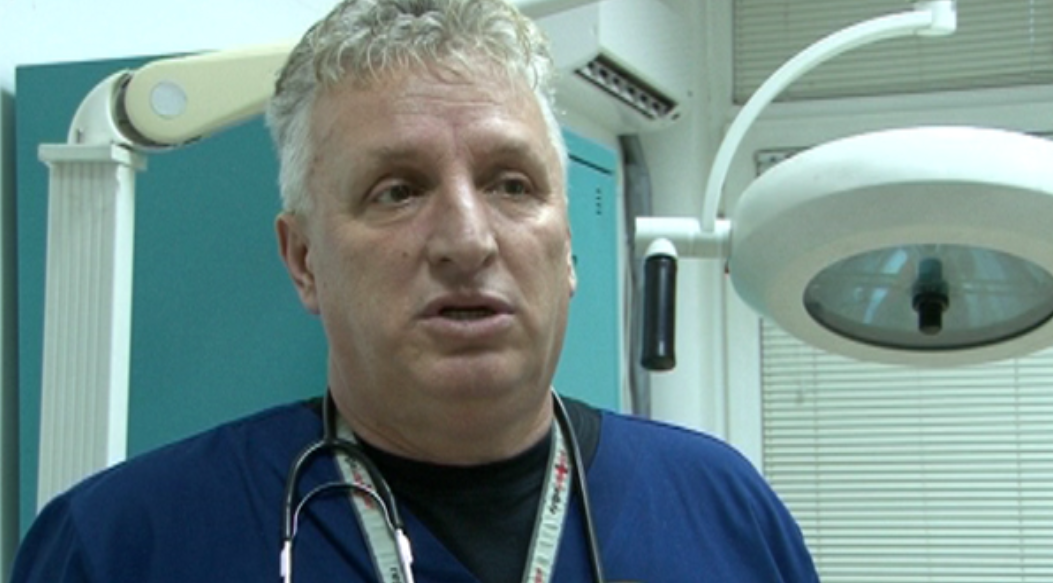 Intervenimi ka qenë i shpejtë, mjeku kujdestar në QKUK tregon gjendjen e të plagosurit në Rahovec