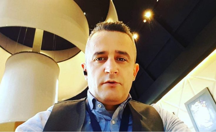 Skandalizon gazetari shqiptar: Edhe 1 mijë Adem Jasharë po të ishin, Kosova do ishte territor i Serbisë