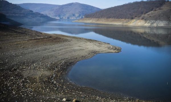 Çfarë po ndodh me ujin në Liqenin e Badovcit, flasin nga IKSHPK-ja