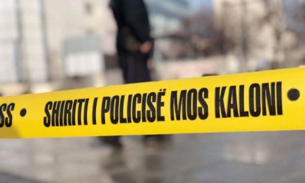 Vdes një burrë në Gjakovë, policia nis hetimet