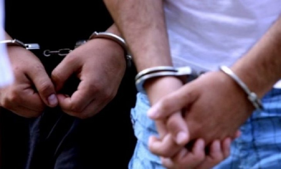 Dyshohet se kryen vjedhje në dy shkolla në Rahovec, arrestohen dy të dyshuarit