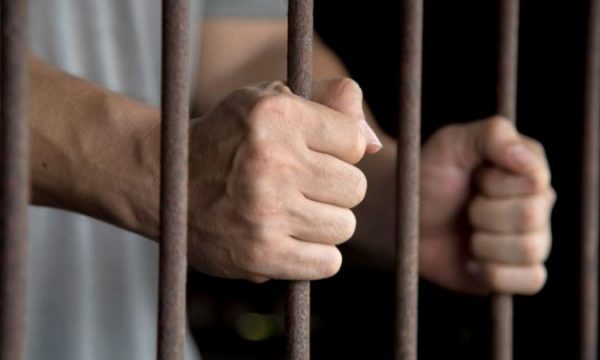 Gjakovë: 6 vjet burgim për personin që dhunoi seksualisht një femër duke e kërcënuar me thikë