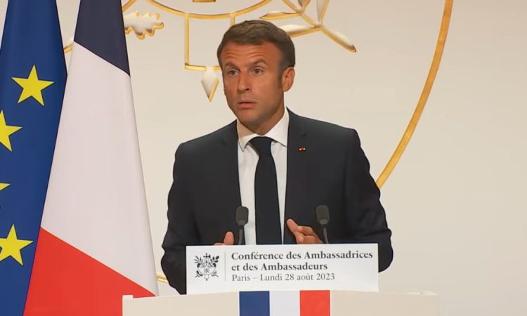 Macron u keqkuptua sepse gaboi përkthyesja – çka tha saktësisht për vizat?