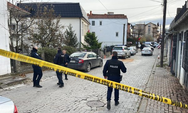 Policia me detaje për operacionin e sotëm rreth plaçkitjes në Suharekë: Një nga grabitësit u vra, katër u arrestuan, një tjetër në kërkim