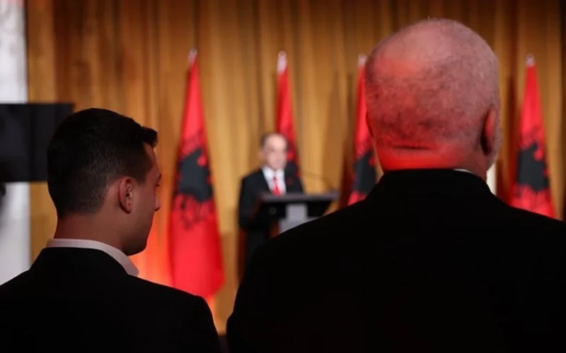 Endrit Thaçi: Shteti i Shqipërisë asnjëherë nuk i harron themeluesit e shtetit të Kosovës