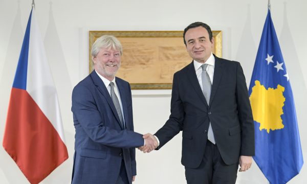 Kurti pret ambasadorin çek, përmend punën pozitive ndaj Kosovës gjatë udhëheqjes së Presidencës së BE-së