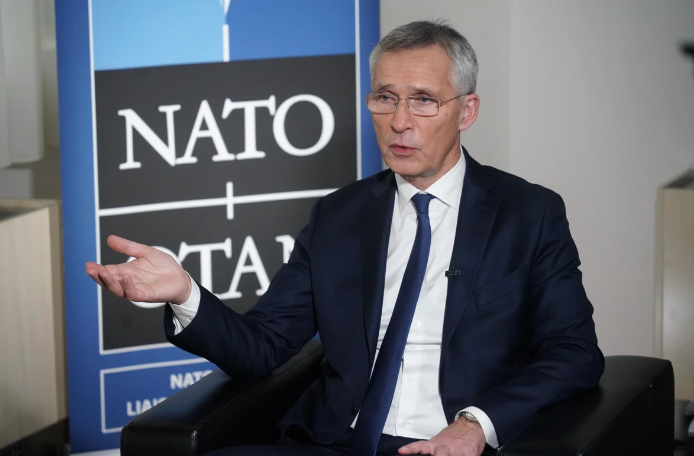 Stoltenberg: NATO ndihmoi t’i jep fund luftërave etnike në Kosovë e Bosnje