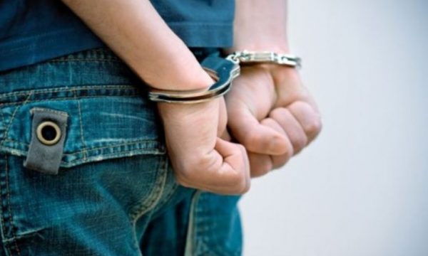 Vidhnin shtëpitë e mërgimtarëve, arrestohen tre persona në Ferizaj