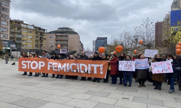 “Stop femicidit”, mbahet marsh kundër vrasjes së grave