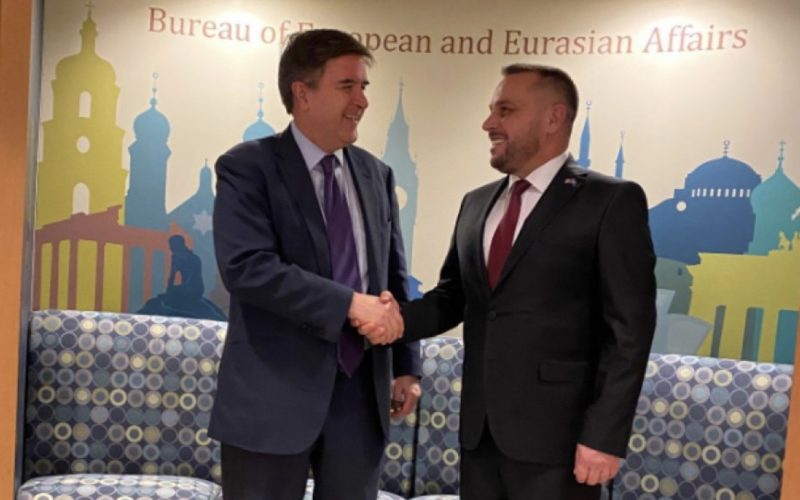 “Mbështesim kalimin e FSK-së në forcë mbrojtëse territoriale multi-etnike”, Ndihmës Sekretari i Shtetit O’Brien takon Maqedoncin